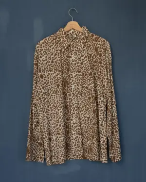 Camisa Manga Larga Leopardo Arena By Catalina