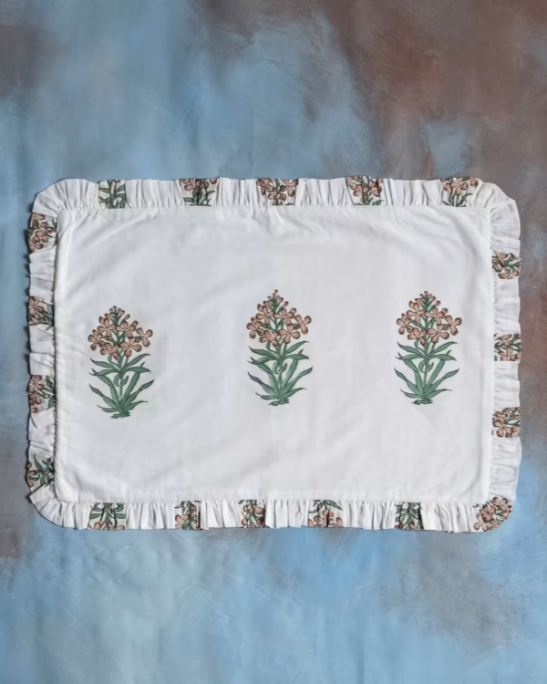 Funda Cojín Volantes Flores