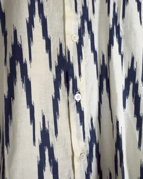 Camisa Ikat Blanco Marino - Imagen 6
