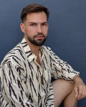 Camisa Ikat Blanco Negro