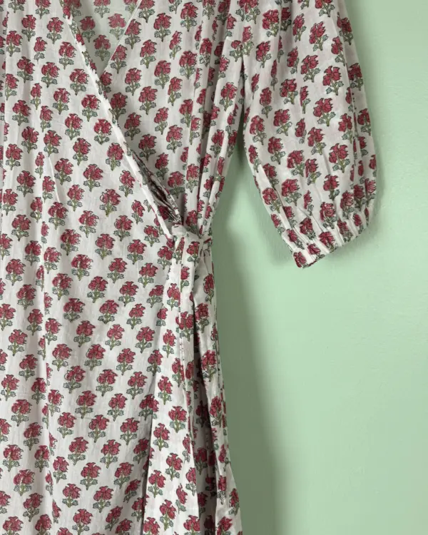 Vestido Bata Flores Rosas - Imagen 2
