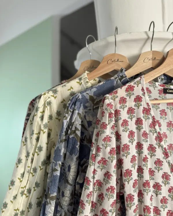 Vestido Bata Flores Rosas - Imagen 3