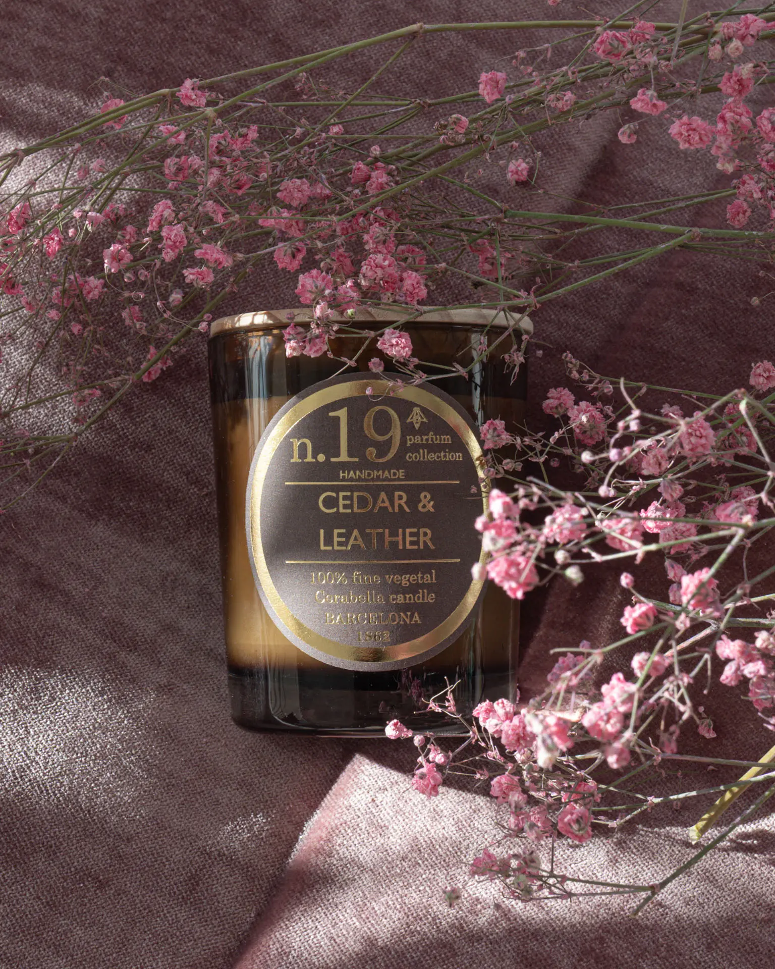 Vela Nº19 – Cedar & Leather