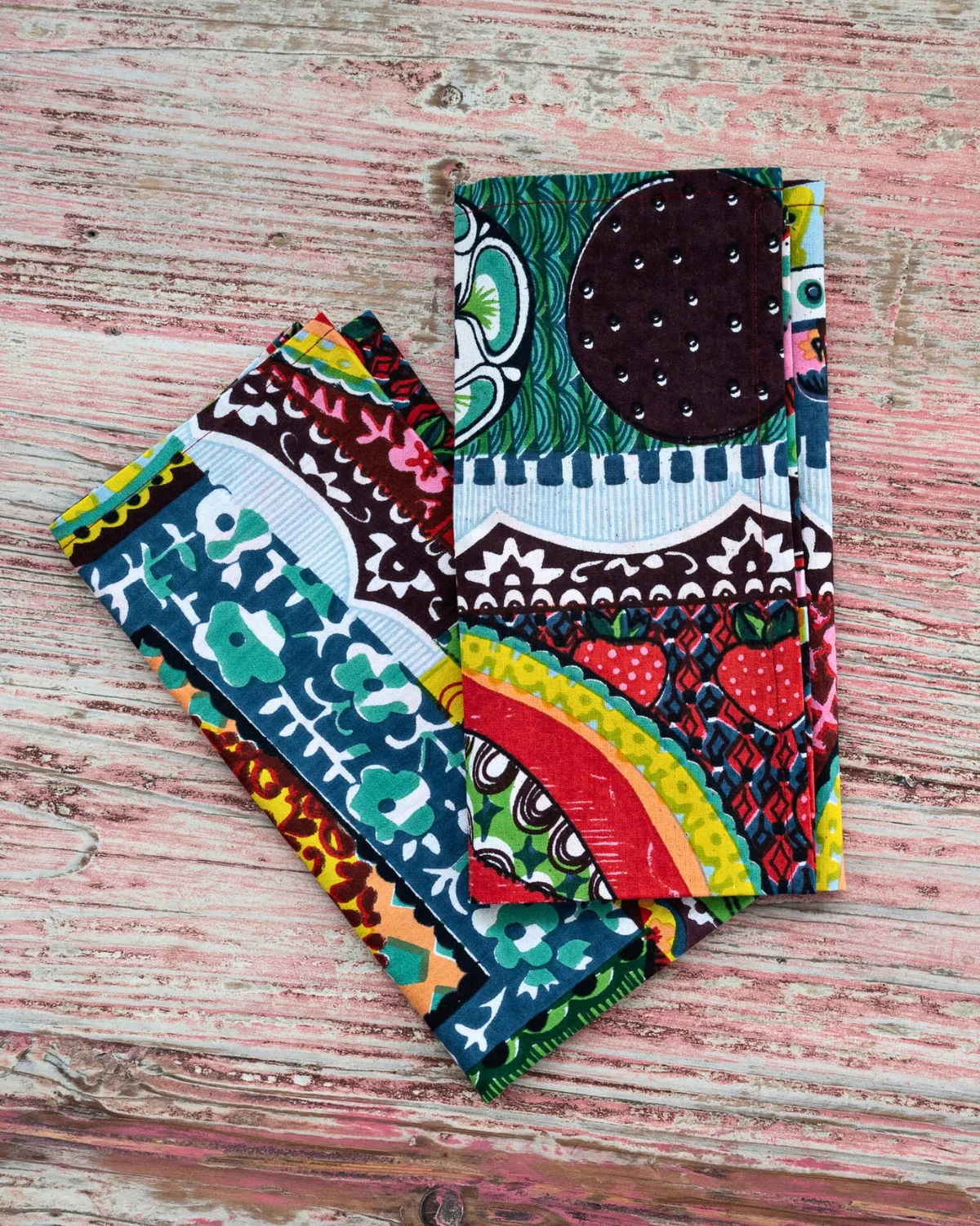 Servilleta ochentera multicolor de algodón con estampado artesanal Block Print. Diseño exclusivo de Catalina Socias para Cassai Mallorca.