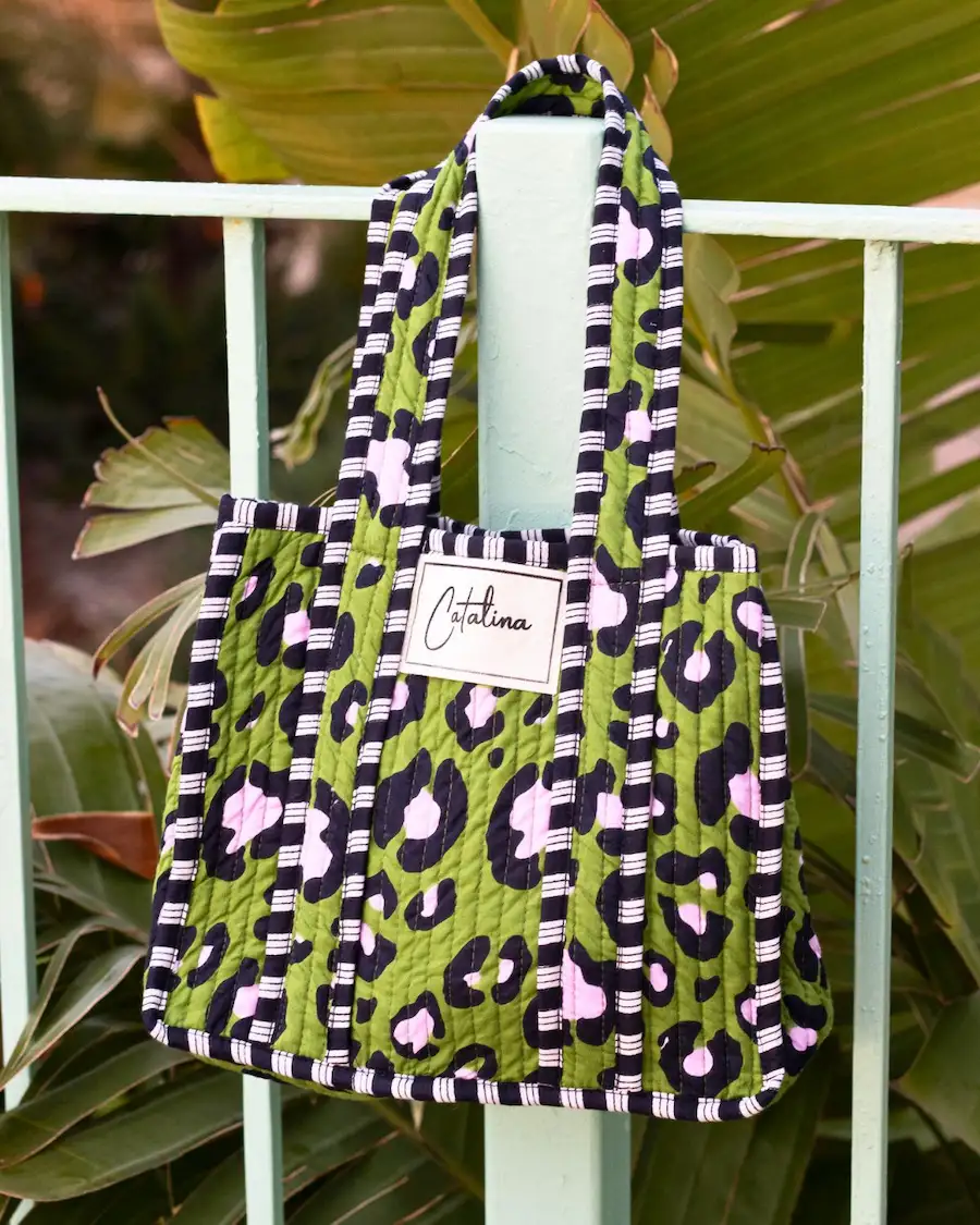 Bolso de playa estampado verde con diseño original