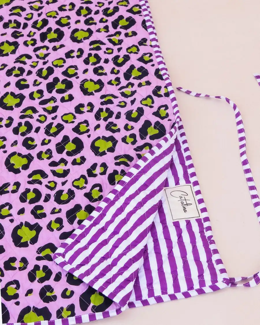 Manta acolchada Animal Print Lila de inspiración mediterránea
