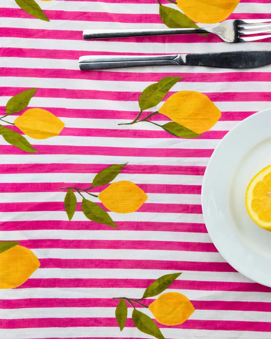Mantel individual estampado rayas limón fucsia