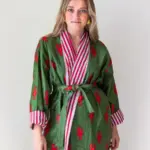 albornoz de mujer estampado langosta verde con detalles a rayas ligero verano estilo mediterráneo