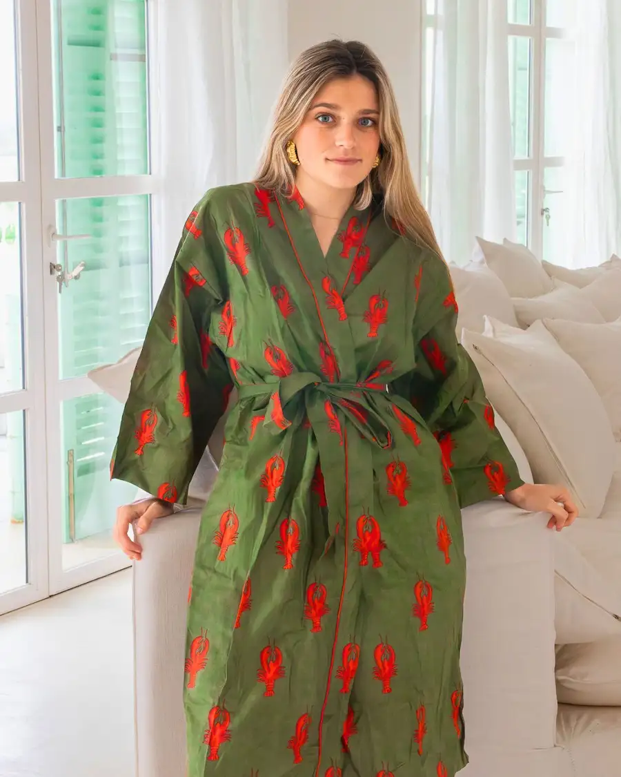 Albornoz de mujer ligero con estampado de langosta en tono verde