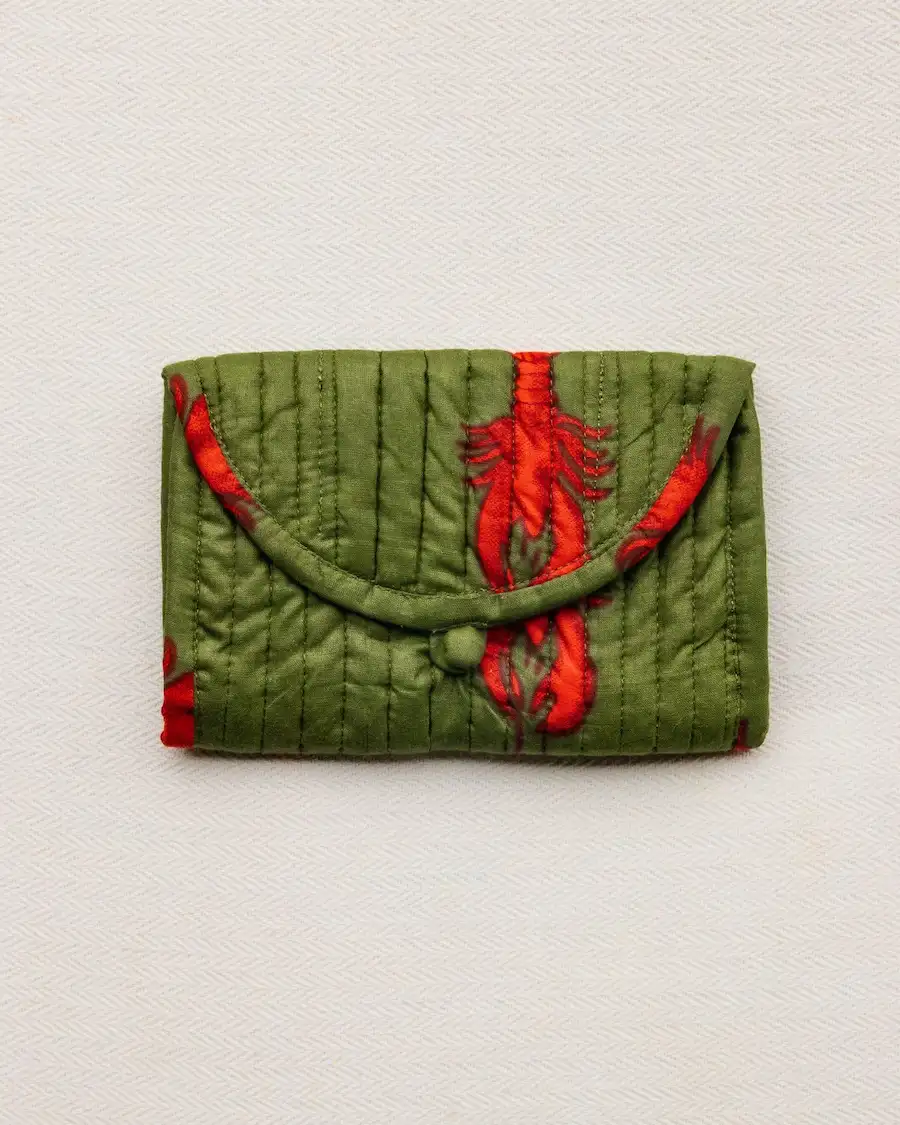 Monedero acolchado con diseño de langosta en tono verde