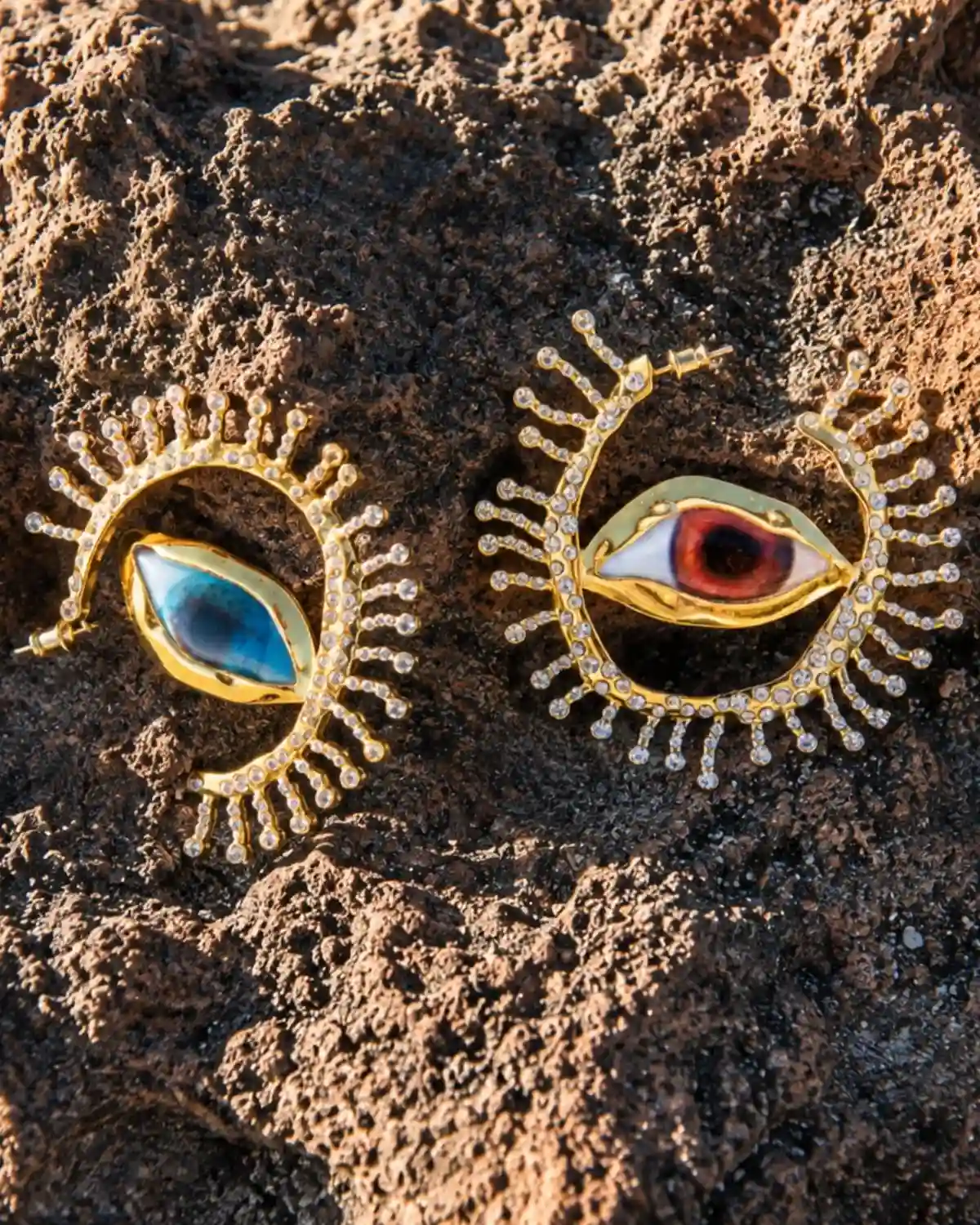 Pendientes Dorados Dues Mirades · Colección Catalina 2026