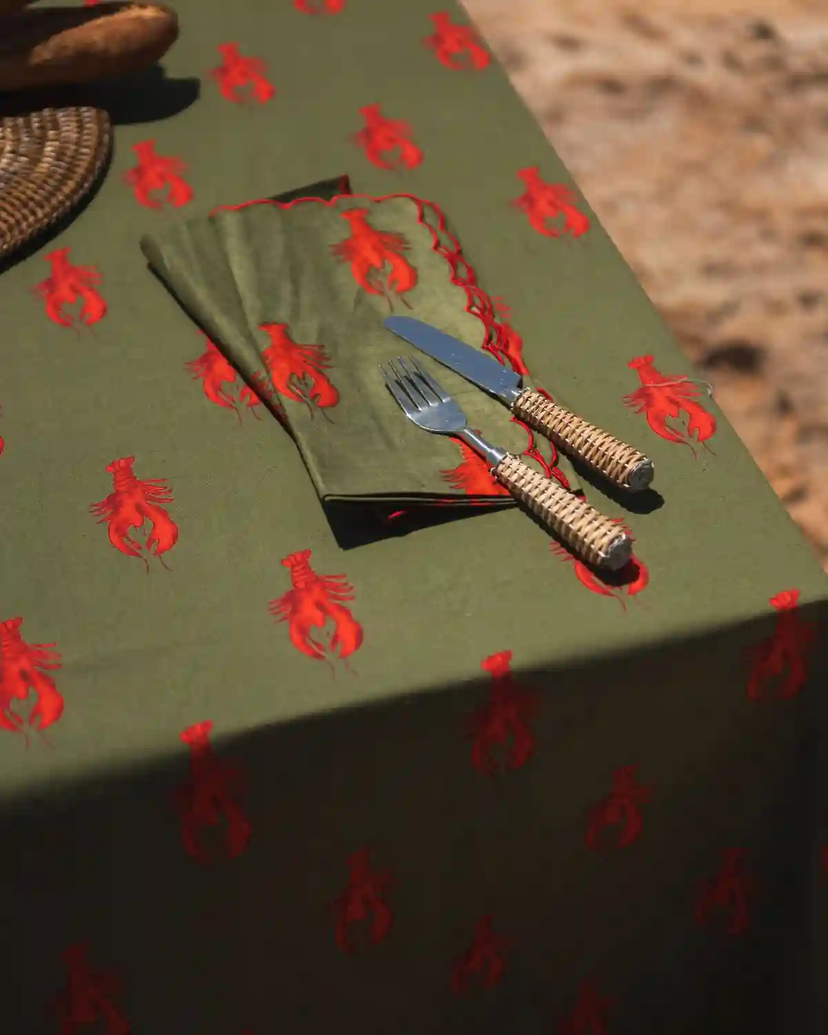 Mantel de Mesa Langostas Verde Oliva – Detalle