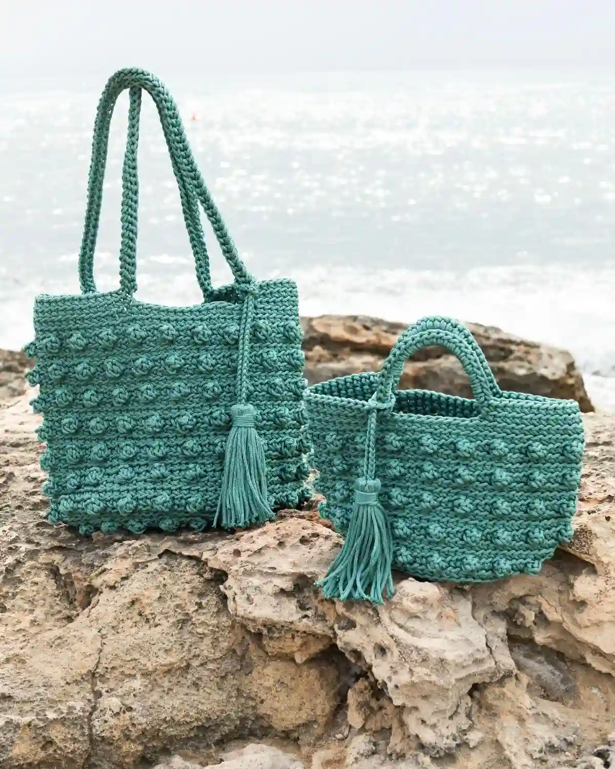 Bolso Crochet Nudos Cala Deià Turquesa con Borla