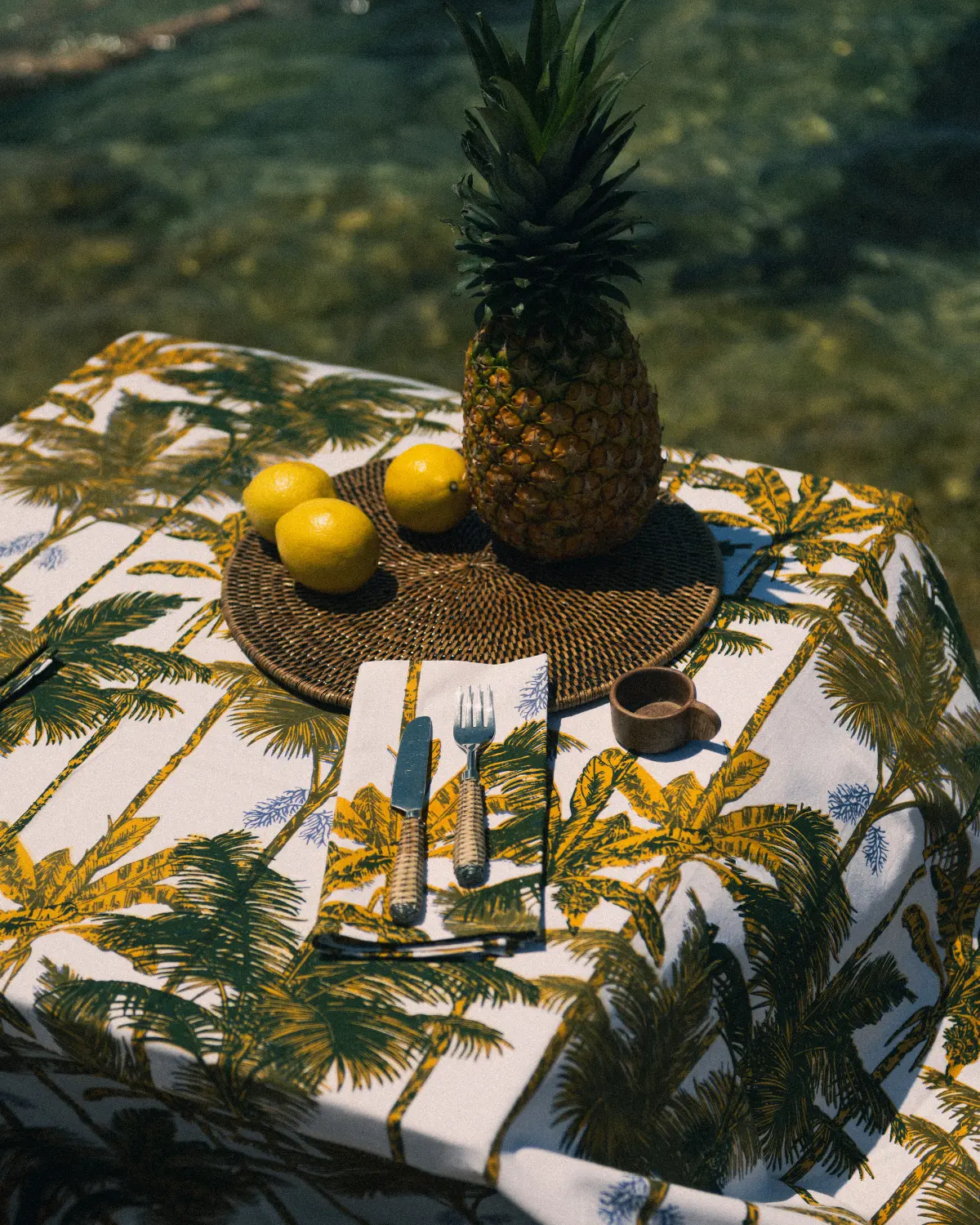 Ritual de Mesa Palmeras Negras y Mostaza– Mantel y servilletas